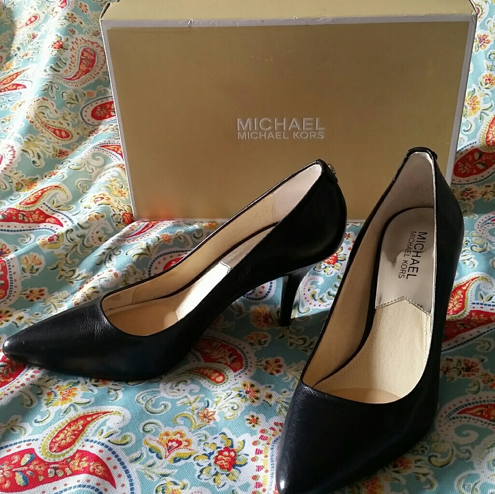 Michael Kors Flex Mid Pump Size 7.5
